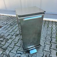 pattumiera in acciaio 