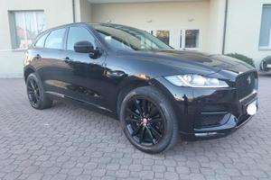 Jaguar F-pace 2.0 240 cv total black
