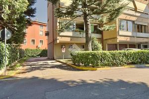 3 LOCALI A REGGIO NELL'EMILIA