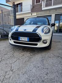 Mini 1.5 Cooper D Business XL 5 porte