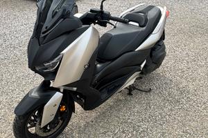 Yamaha X-Max 400 abs