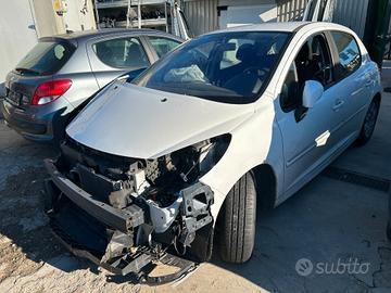 Peugeot 207 1.4 HDi 70CV 5p. Active