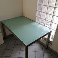 Tavolo in vetro + 4 sedie