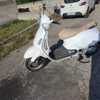 Vespa granturismo 200