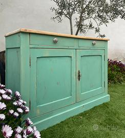 Madia antica completamente restaurata