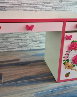 scrivania in legno con cassetto, bianca e rosa