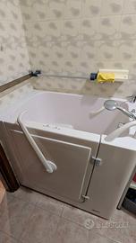 Vasca da bagno con sportello per disabili/anziani 