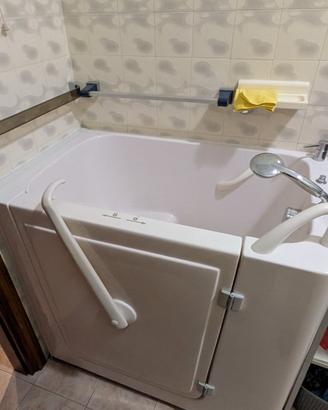 Vasca da bagno con sportello per disabili/anziani 