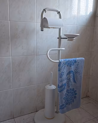 Porta accessori per bidet e porta asciugamani