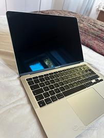 Macbook air m1 2022