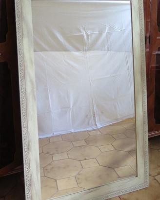 Specchio grande con cornice in legno