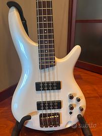 Basso Ibanez SR300e