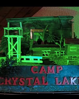 DIORAMA CRYSTAL LAKE 
