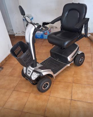 Vetturetta/ scooter elettrico anziani