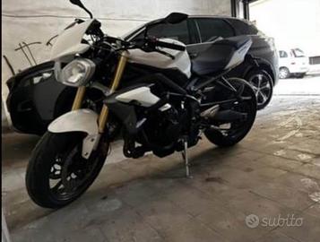 Triumph street triple 675 Tagliandata e gommata
