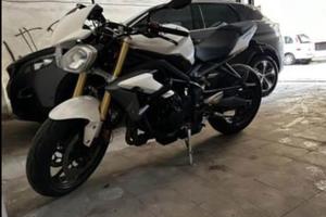 Triumph street triple 675 Tagliandata e gommata