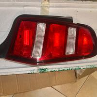 Ford mustang 2011 far anteriori e fanali posteri