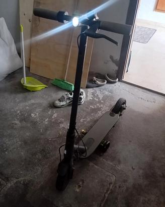 monopattino elettrico ritiro a mano