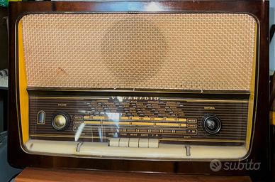 Radio a Valvole d'Epoca - VEGA (Brion) Mod. FM 116