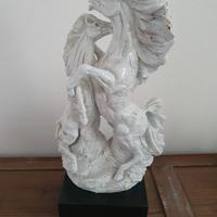 porcellana cavalli in corsa