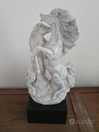 porcellana cavalli in corsa