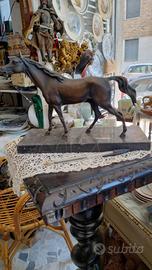 cavallo in bronzo