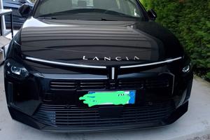 Ypsilon  1200cc ibrida benzina 