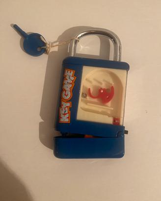 Giocattolo lucchetto, temperino e flipper anni’70