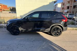 Volvo XC40 B3 Mild Hybrid 163cv Ultra BlackEdition