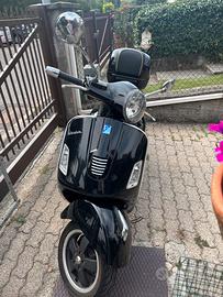 Vespa 300 gts