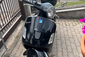 Vespa 300 gts