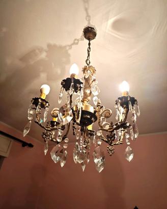 Lampadario in cristallo e ottone