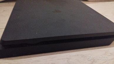 PLAYSTATION 4 SLIM 1 TERABYTE DI MEMORIA