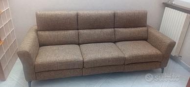 Divano con doppia seduta reclinabile 