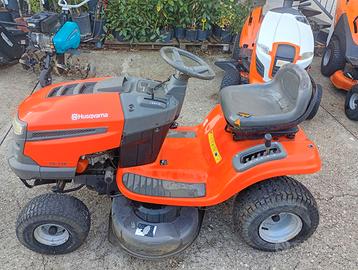 TRATTORINO TAGLIAERBA HUSQVARNA TS 138