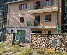 Campo di Giove casa indipendente con giardino