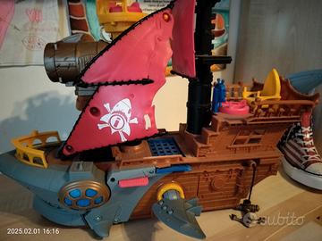 GALEONE DEI PIRATI FISHER PRICE + SQUALO