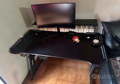 Scrivania da gaming con led