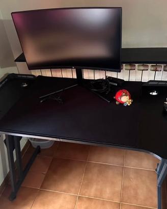 Scrivania da gaming con led