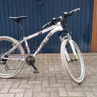 Mountanbike 26" telaio alto