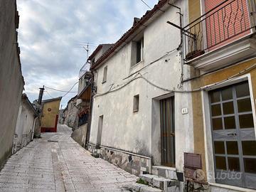 Terratetto centro storico da ristrutturare