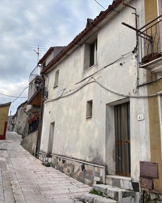 Terratetto centro storico da ristrutturare