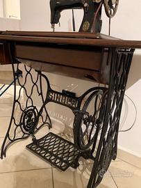 Macchina da cucire antica SINGER