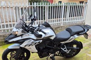 Moto Benelli TRK 502 X