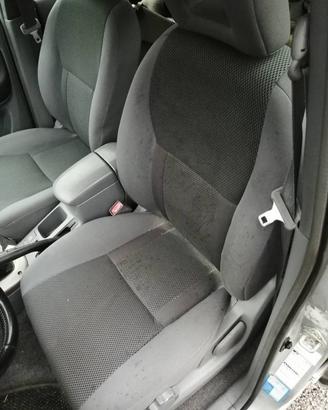 Sedile anteriore sx TOYOTA RAV 4 del 2003