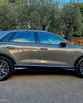 AUDI Q3 35 TDI S tronic Business Advanced
