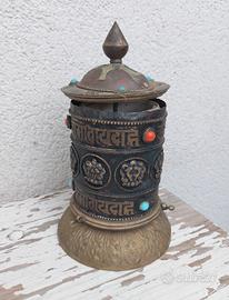 ruota di preghiera buddista tibetana 