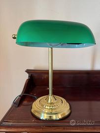Lampada banker vintage in ottone con vetro verde