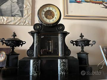 Antico orologio a pendolo francese