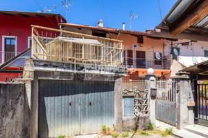 TORRAZZA PIEMONTE CASA CON TERRAZZO. BOX AUTO.